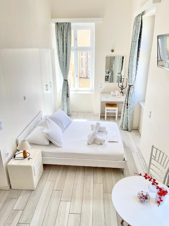 Xenias Rooms Apartments Koróni Extérieur photo